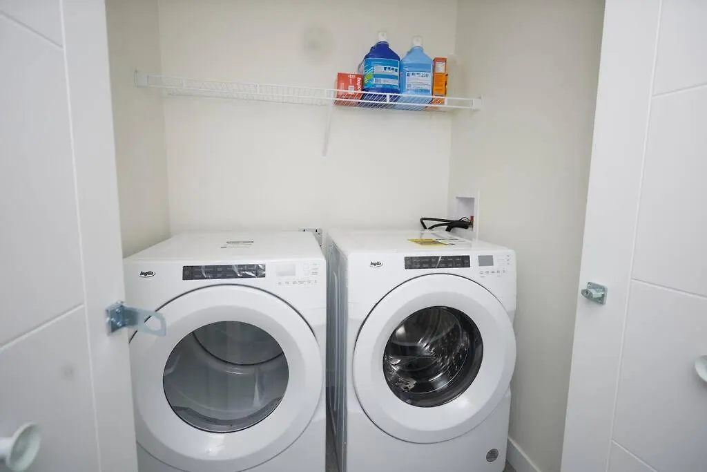 Comfortable Home Near Airport Winnipeg