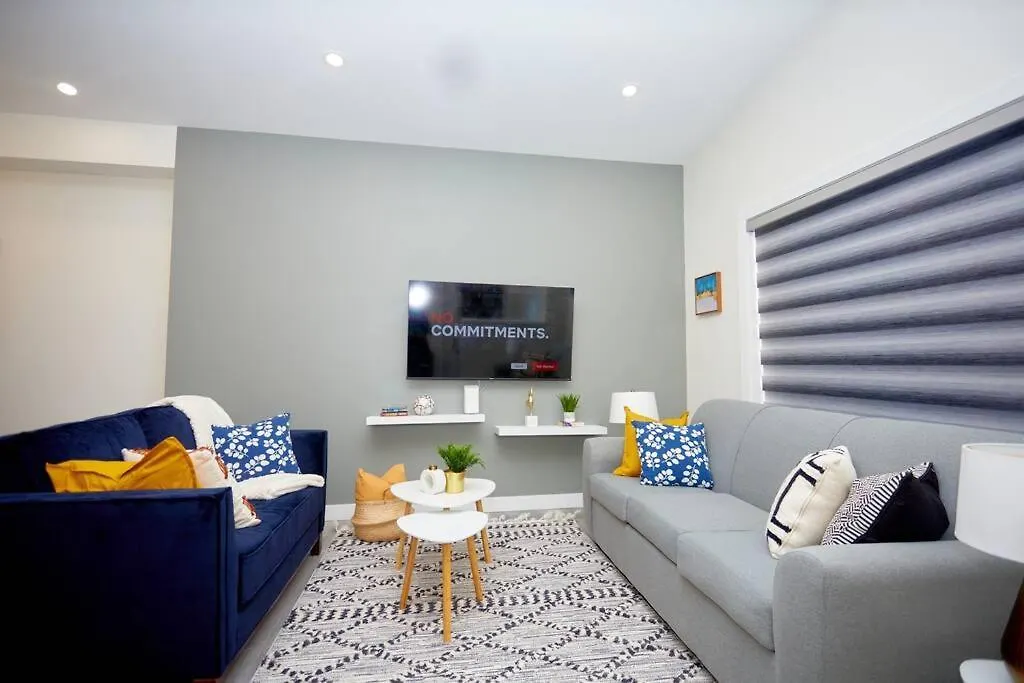 Comfortable Home Near Airport Winnipeg Apartment